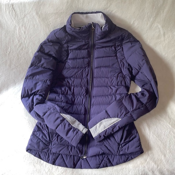 Lululemon Fluffed Up Jacket | Nightfall | Size 6 - Picture 6 of 9